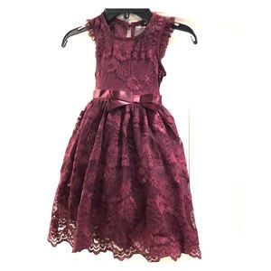 Never worn Beautiful little girl dress
